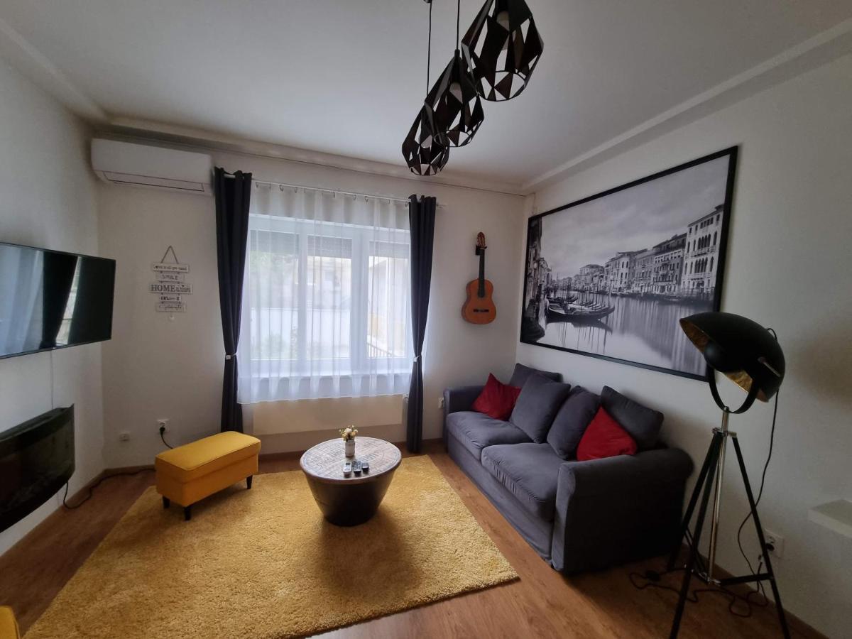 Flora Apartman Apartment Сегед Екстериор снимка
