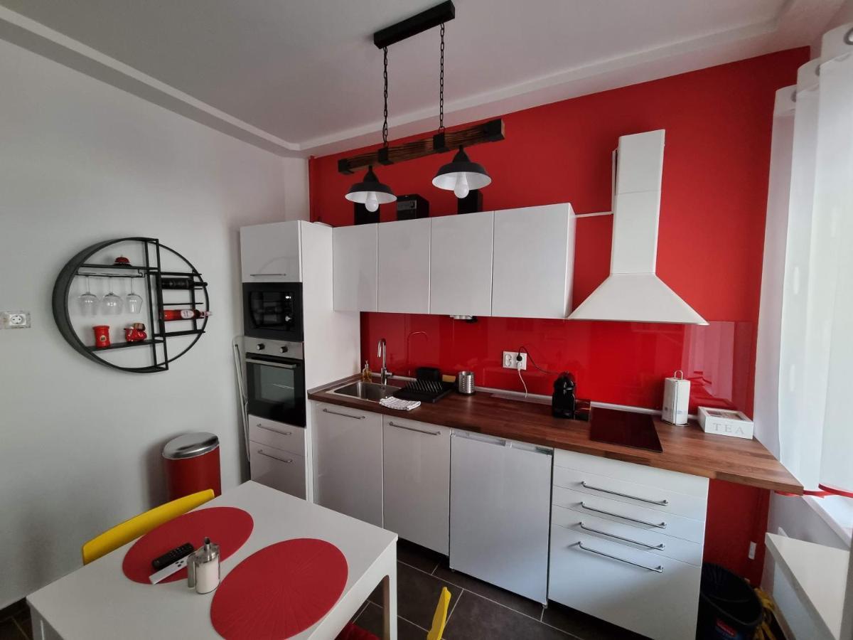 Flora Apartman Apartment Сегед Екстериор снимка