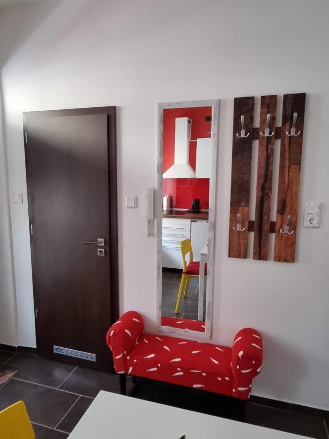 Flora Apartman Apartment Сегед Екстериор снимка