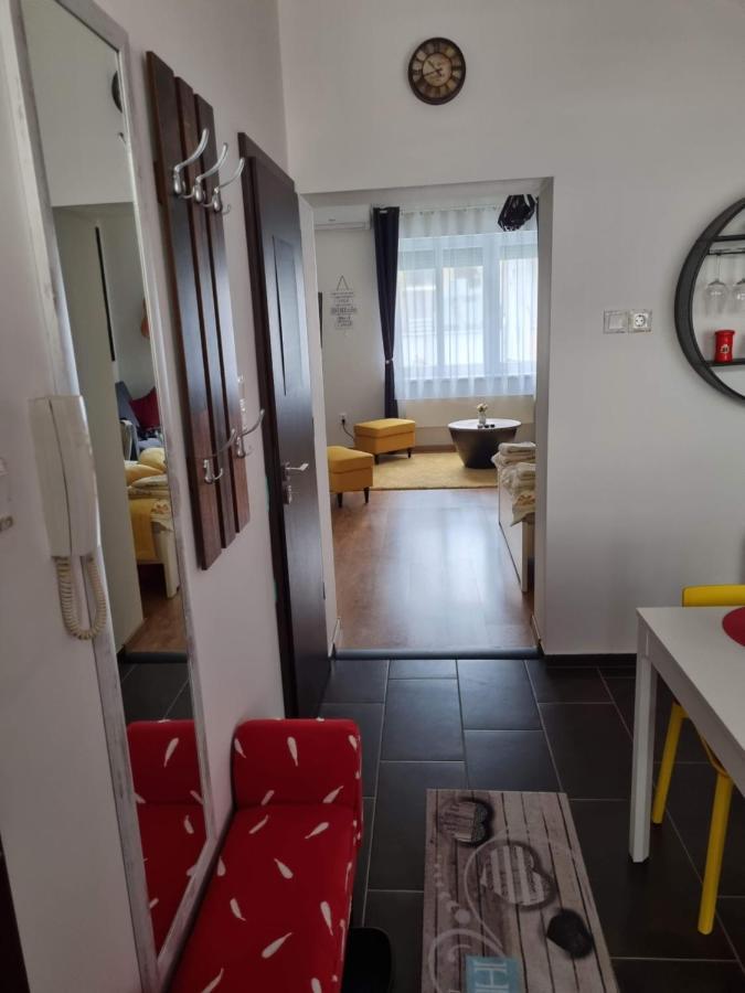 Flora Apartman Apartment Сегед Екстериор снимка